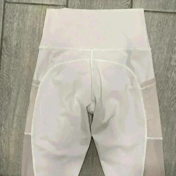 Offline By Aerie Leggings with Mesh Pockets Size Small - Picture 7 of 8